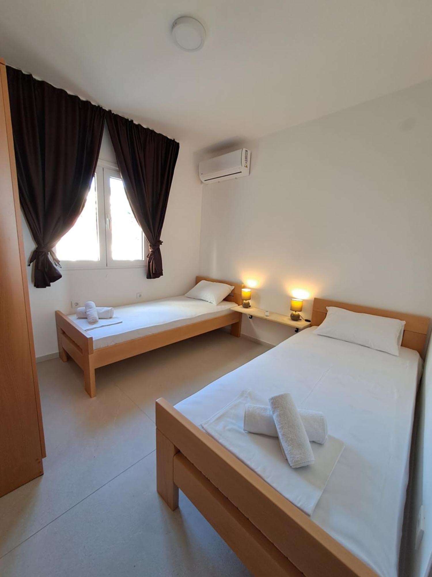 Apartments Miles Utjeha Zewnętrze zdjęcie