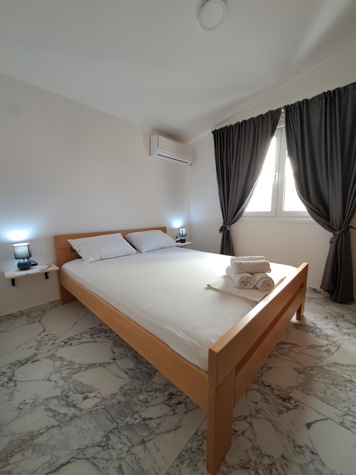 Apartments Miles Utjeha Zewnętrze zdjęcie