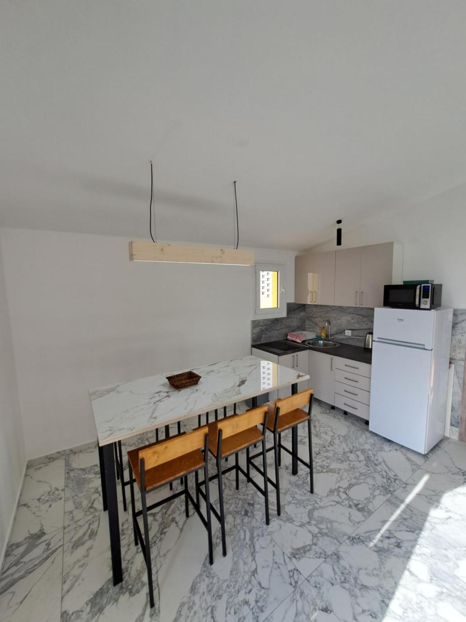 Apartments Miles Utjeha Zewnętrze zdjęcie